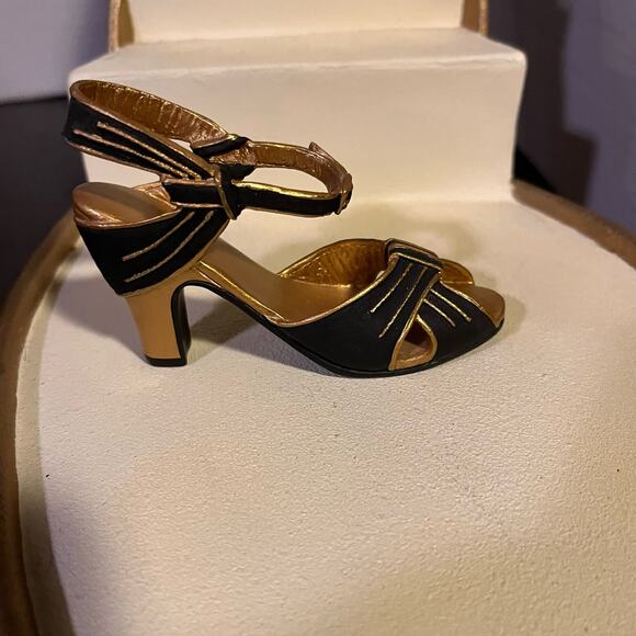 Just the Right Shoe Rising Star - Picture 5 of 13